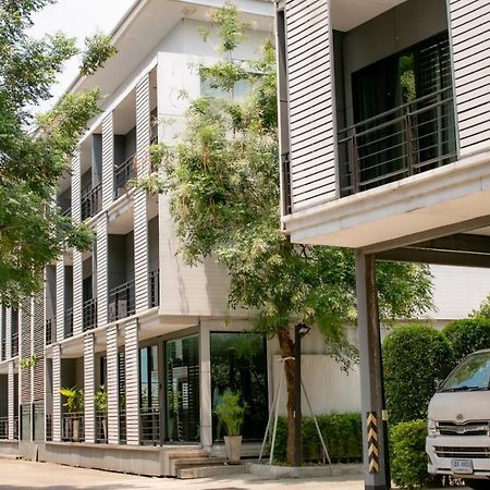 The Box Residence Bangkok Exterior foto